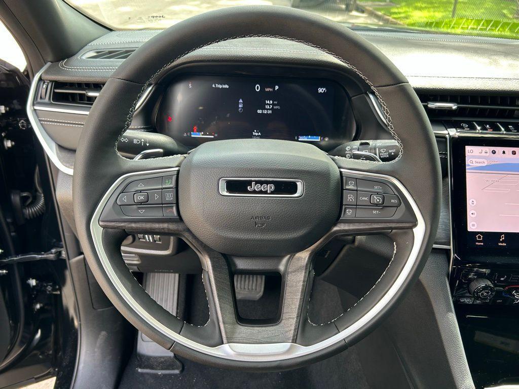 new 2025 Jeep Grand Cherokee car, priced at $43,518