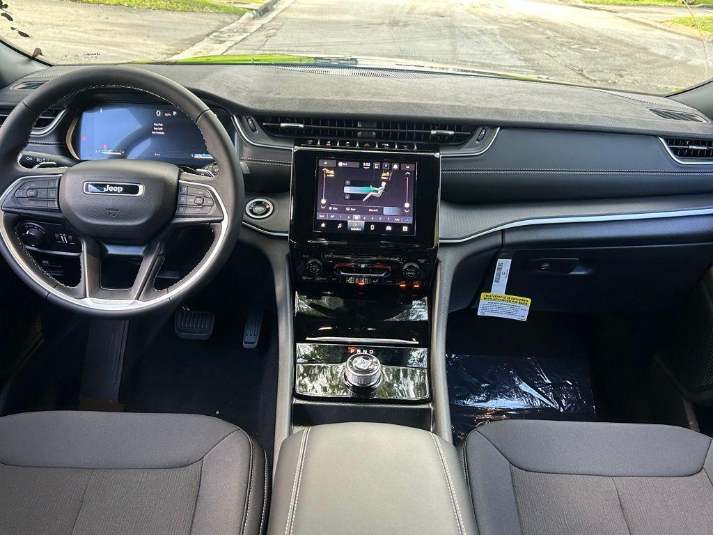 new 2025 Jeep Grand Cherokee car, priced at $35,129