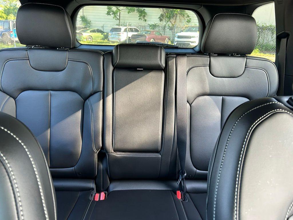 new 2025 Jeep Grand Cherokee car, priced at $41,035