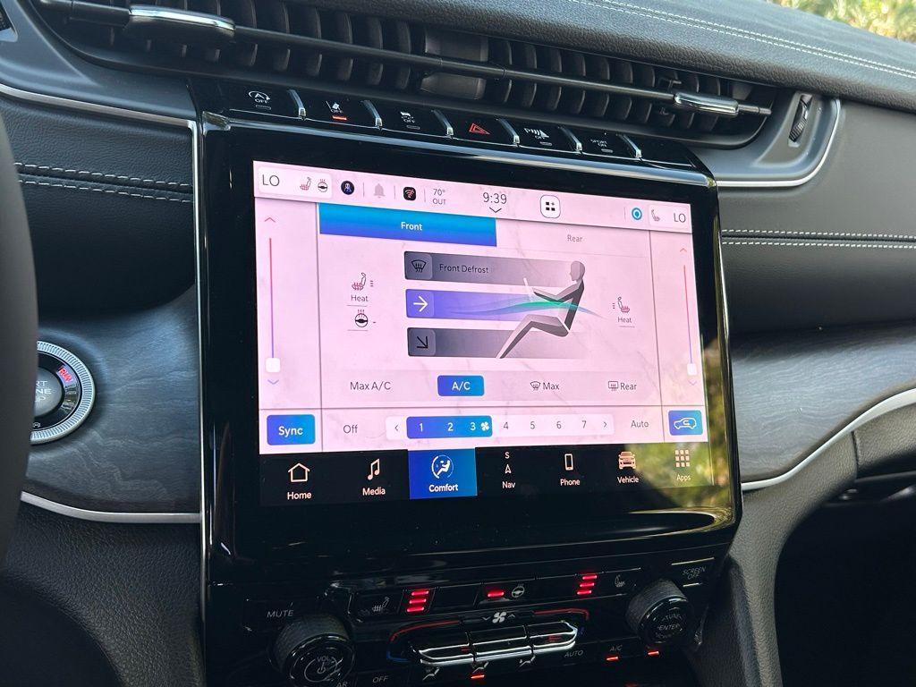 new 2025 Jeep Grand Cherokee L car, priced at $40,659