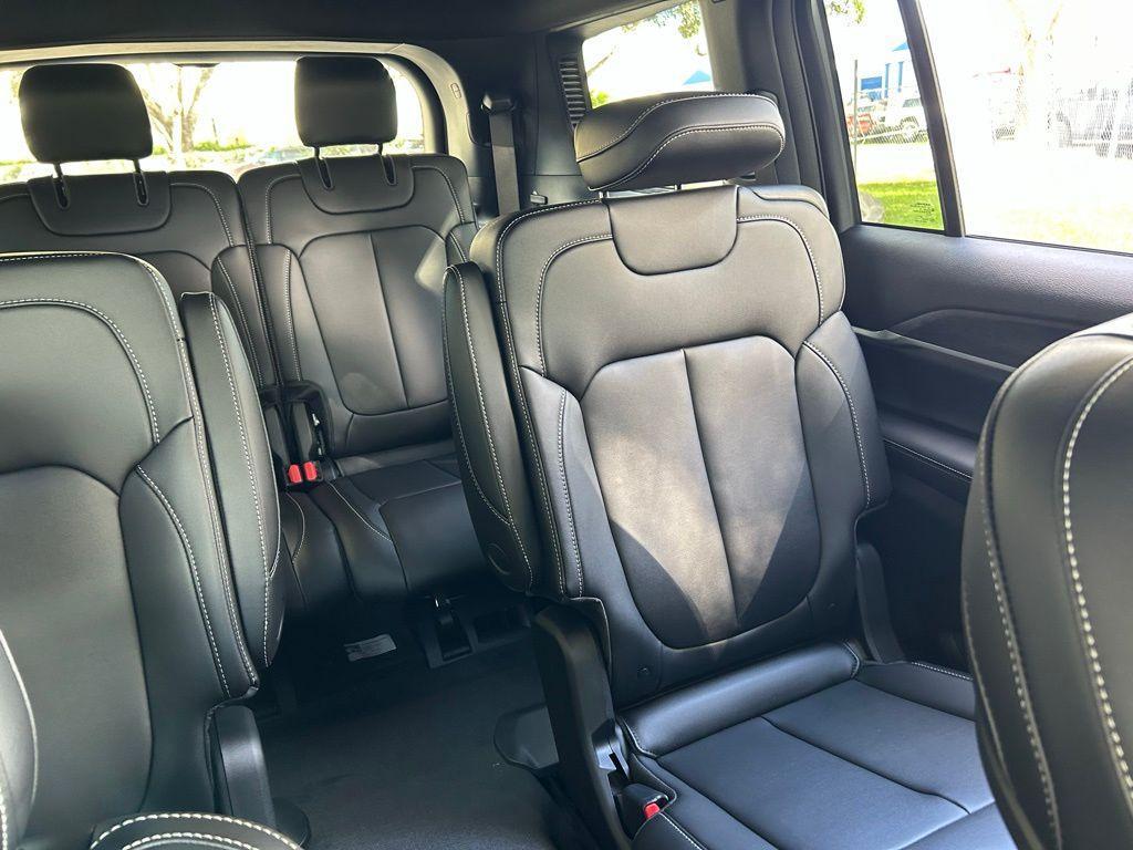 new 2025 Jeep Grand Cherokee L car, priced at $40,659