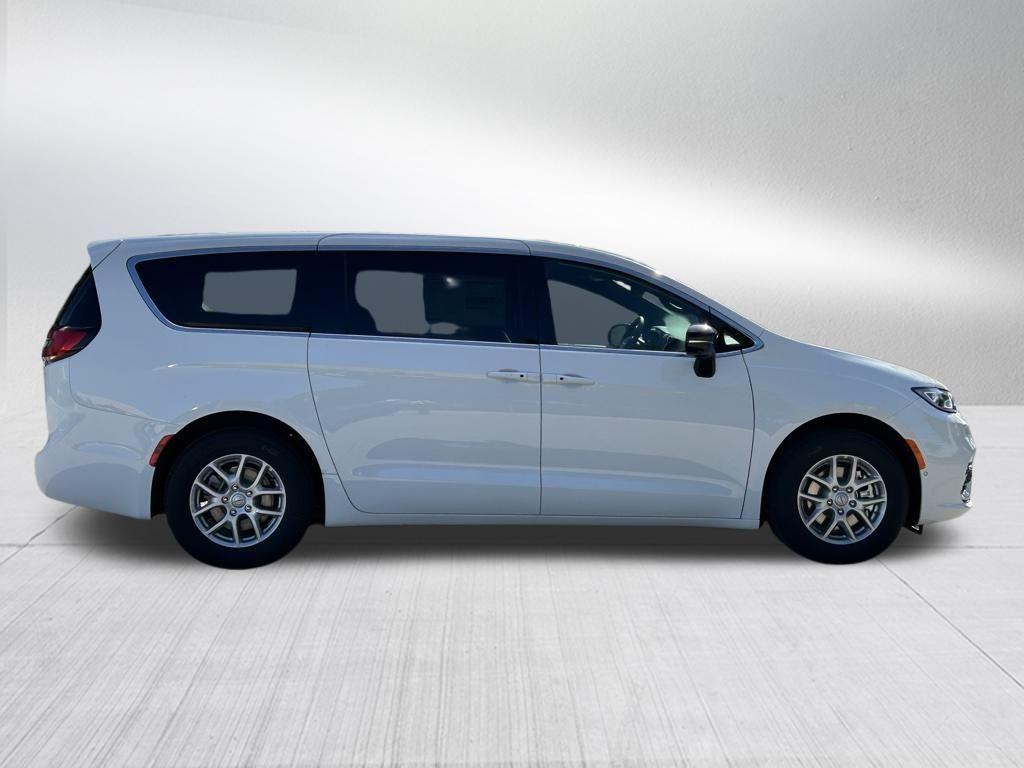 new 2026 Chrysler Pacifica car