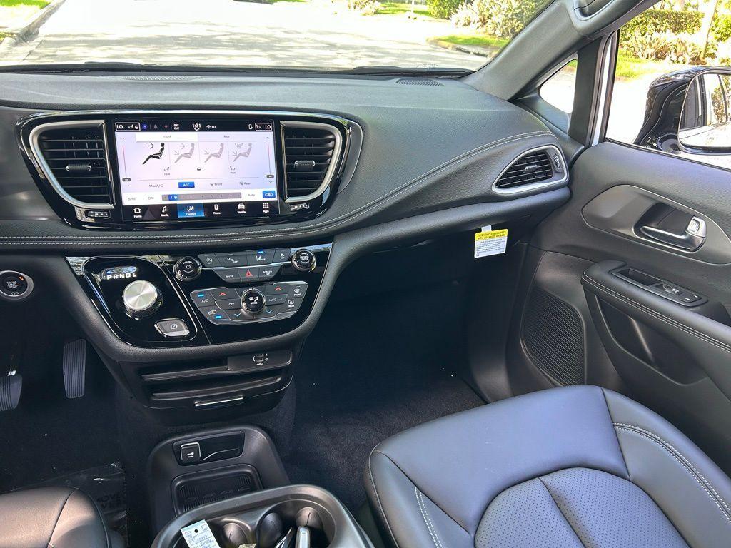 new 2026 Chrysler Pacifica car