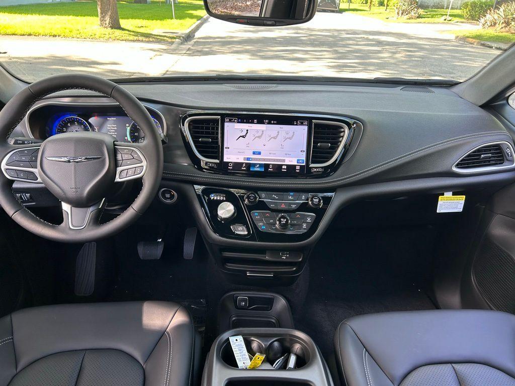 new 2026 Chrysler Pacifica car