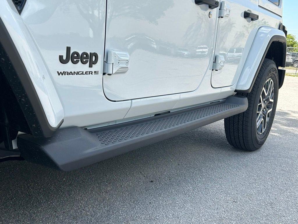 new 2025 Jeep Wrangler car, priced at $50,846