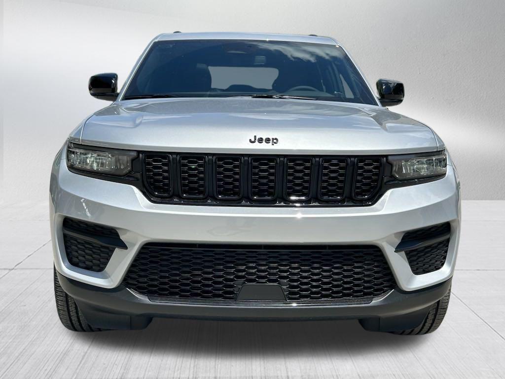 new 2024 Jeep Grand Cherokee car, priced at $38,999