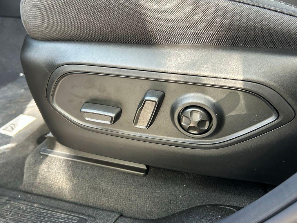 new 2025 Jeep Grand Cherokee L car, priced at $35,614
