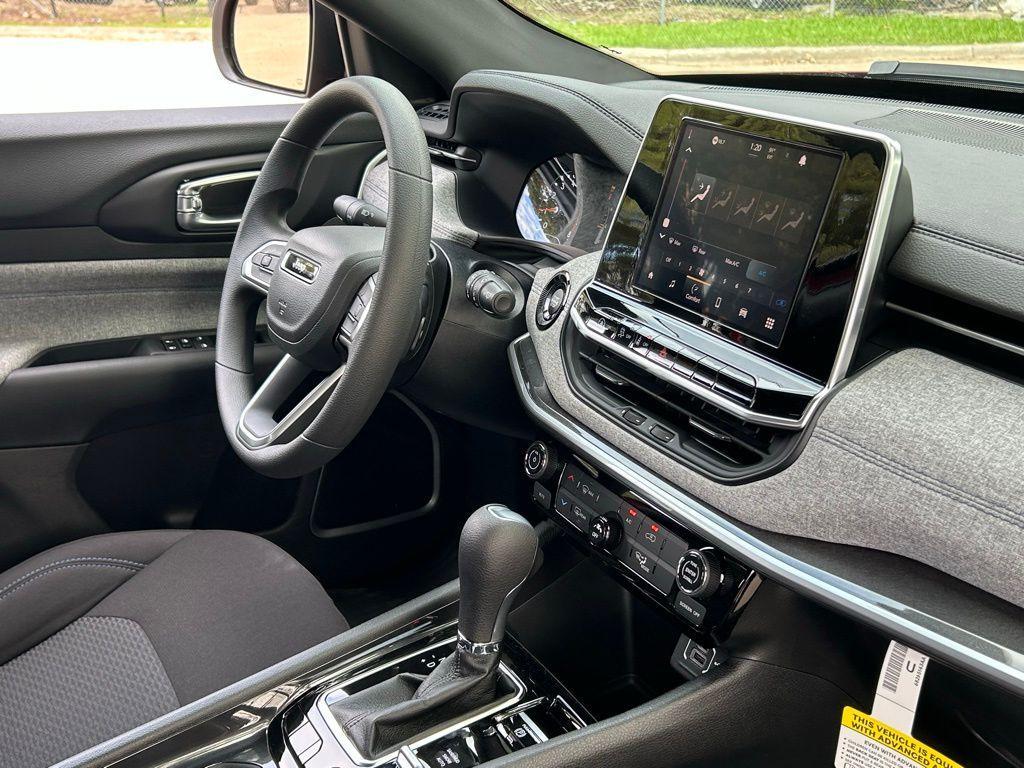 new 2025 Jeep Compass car, priced at $26,124