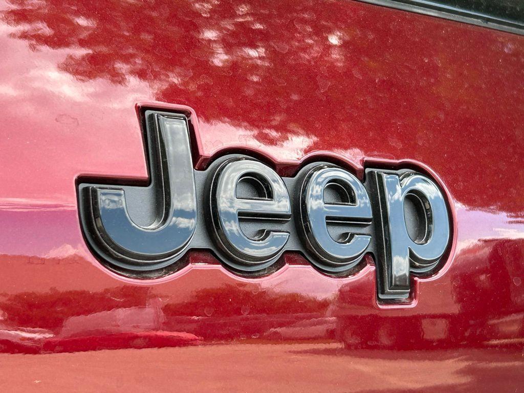 new 2024 Jeep Grand Cherokee L car, priced at $40,319