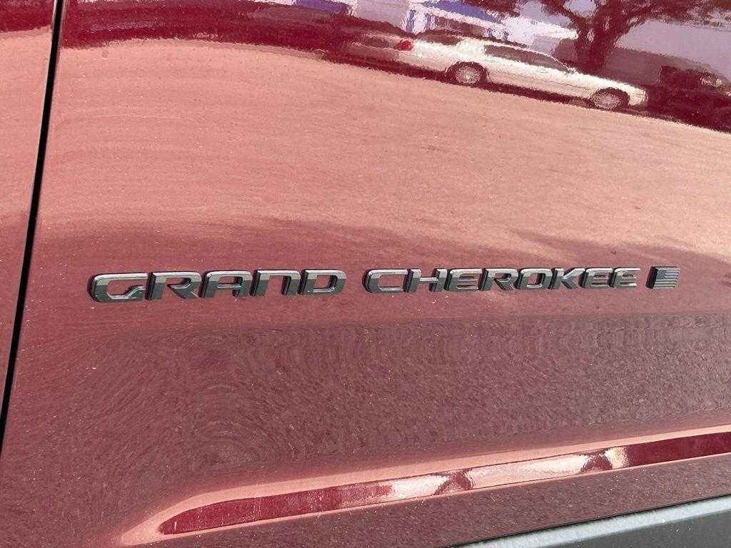 new 2024 Jeep Grand Cherokee L car, priced at $40,319