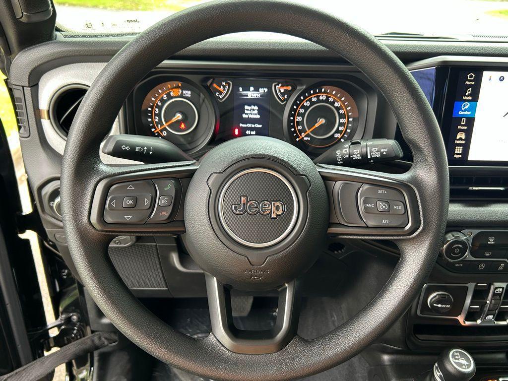 new 2025 Jeep Wrangler car, priced at $36,771