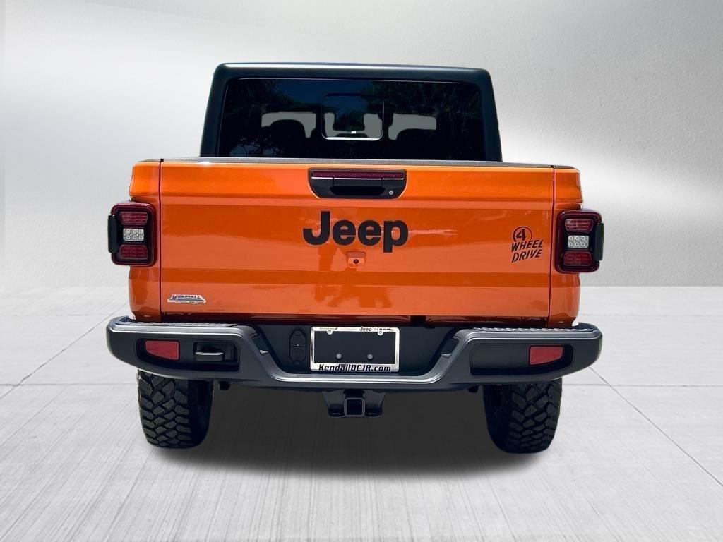 new 2025 Jeep Gladiator car, priced at $43,917