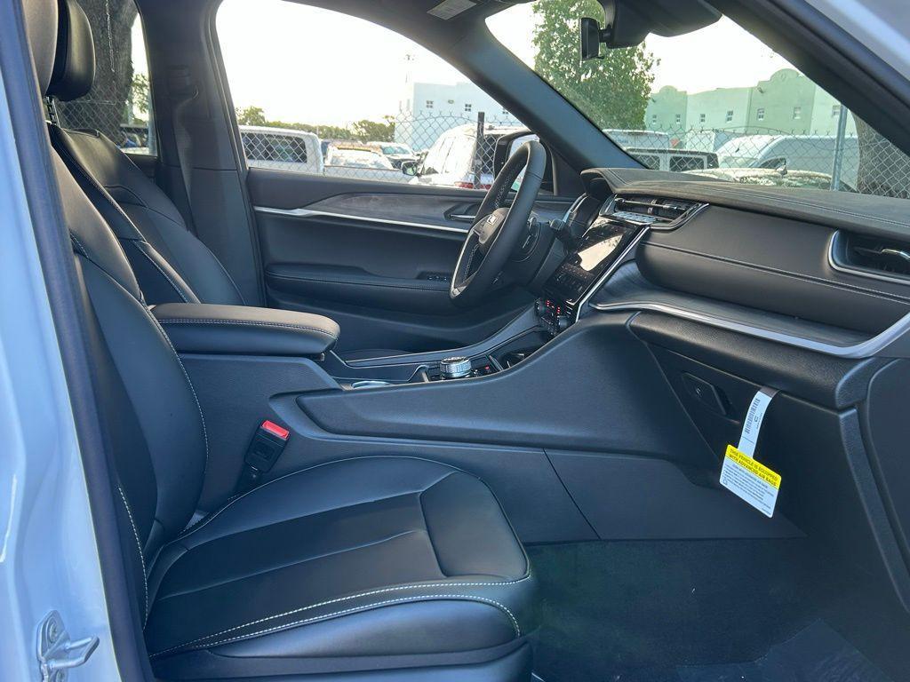 new 2025 Jeep Grand Cherokee car, priced at $39,475
