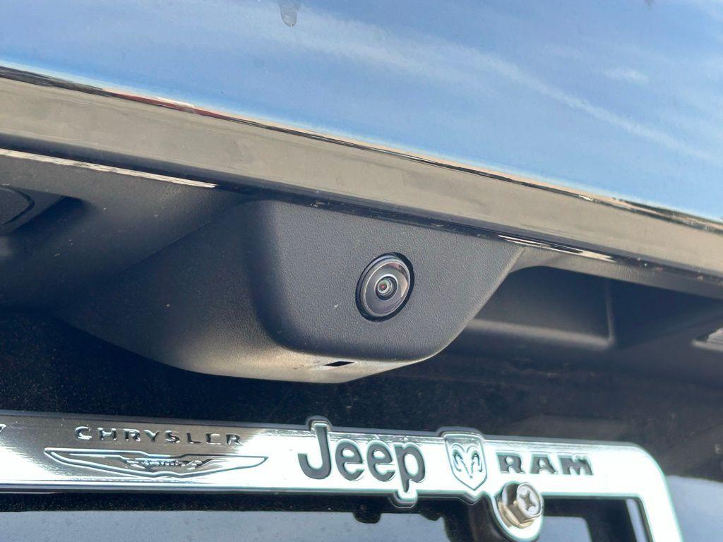 new 2025 Jeep Grand Cherokee car, priced at $39,983