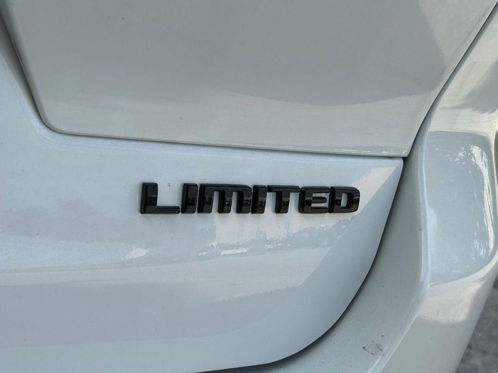 new 2025 Jeep Grand Cherokee L car, priced at $42,017