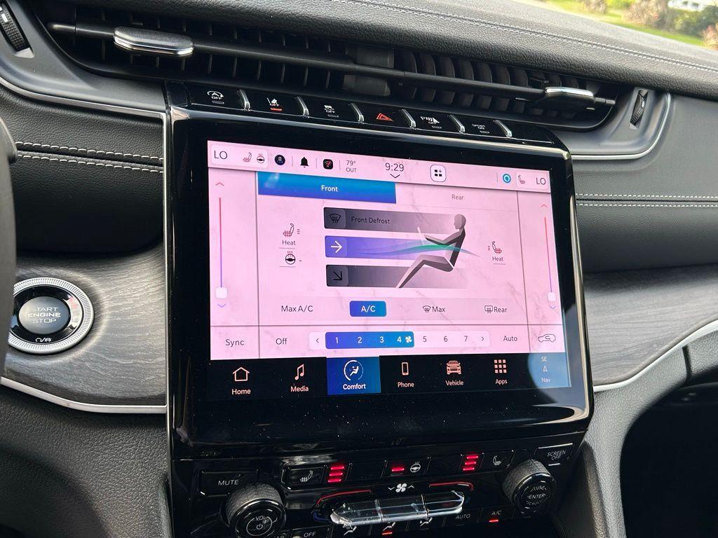 new 2025 Jeep Grand Cherokee L car, priced at $42,017