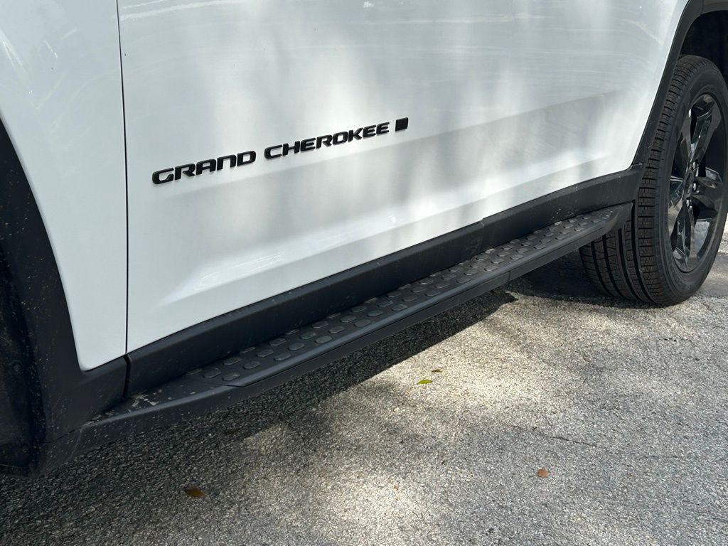 new 2025 Jeep Grand Cherokee L car, priced at $42,017