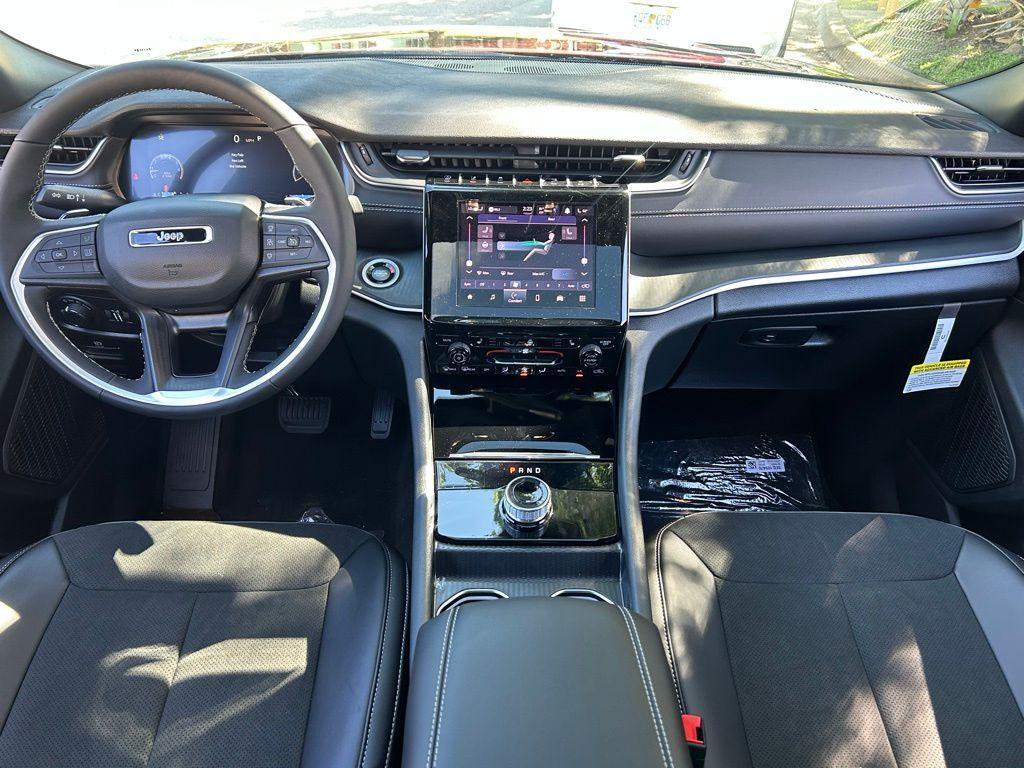 new 2025 Jeep Grand Cherokee L car, priced at $41,021