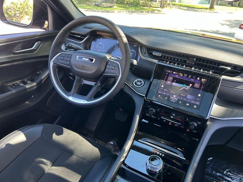 new 2025 Jeep Grand Cherokee L car, priced at $41,021