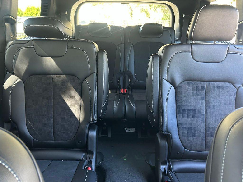 new 2025 Jeep Grand Cherokee L car, priced at $41,021