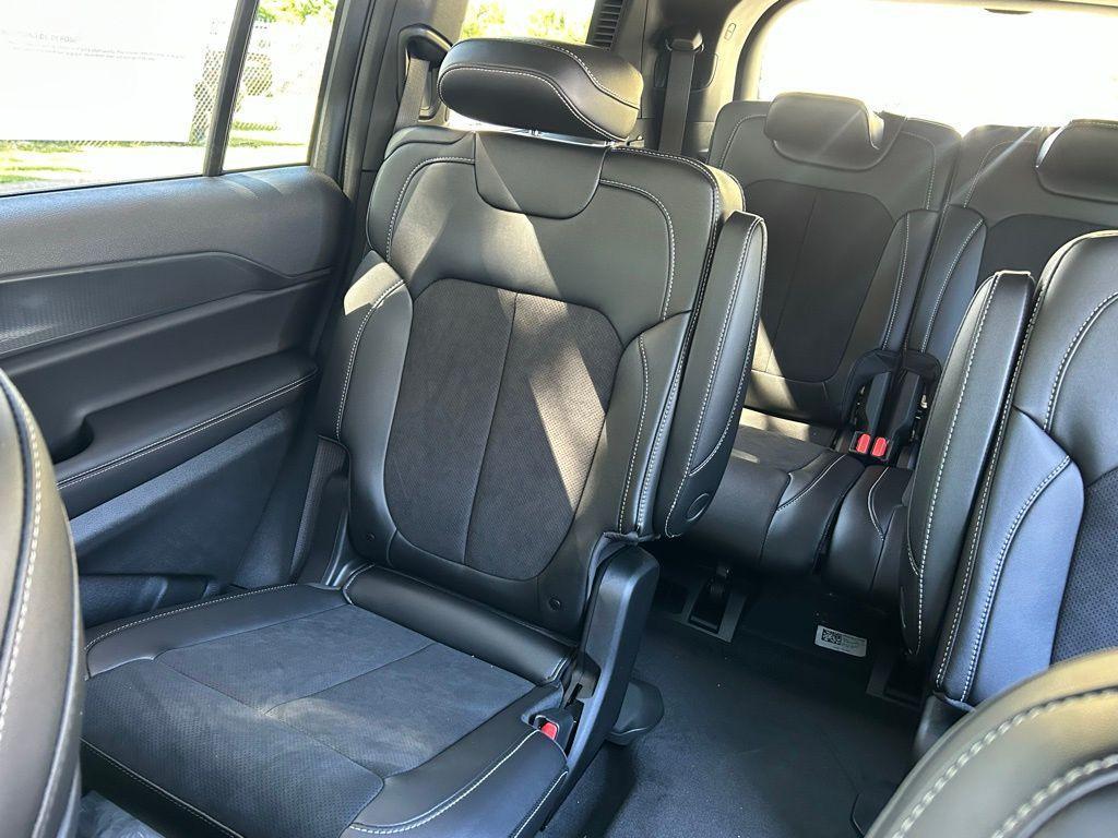 new 2025 Jeep Grand Cherokee L car, priced at $41,021