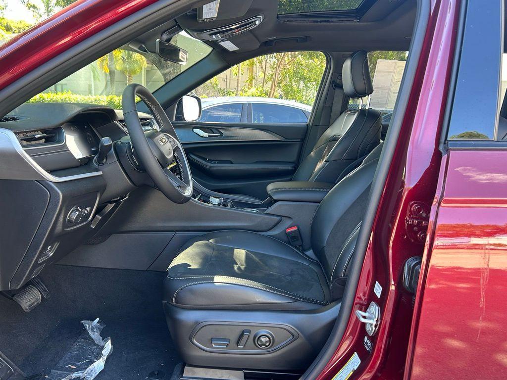 new 2025 Jeep Grand Cherokee L car, priced at $41,021