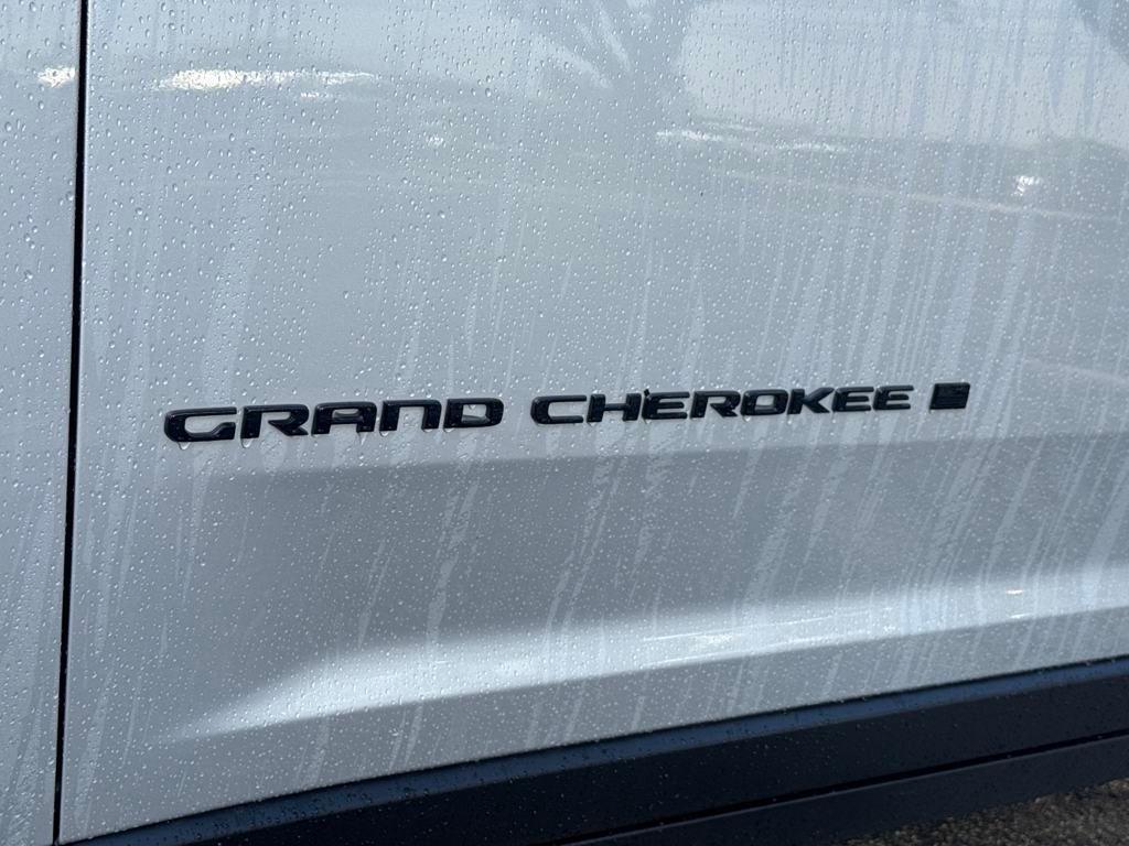 new 2025 Jeep Grand Cherokee car, priced at $42,678
