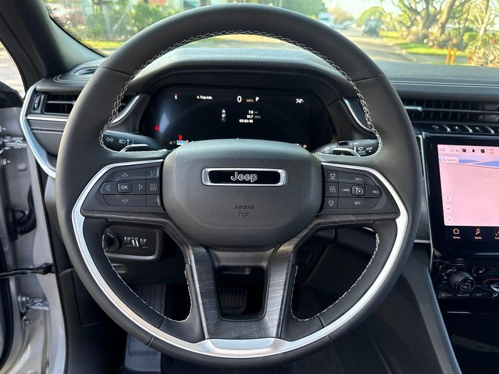 new 2025 Jeep Grand Cherokee car, priced at $42,678