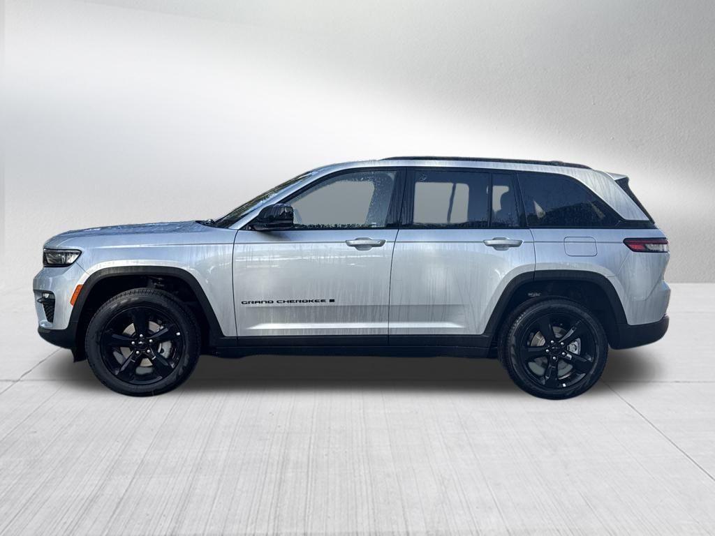 new 2025 Jeep Grand Cherokee car, priced at $42,678