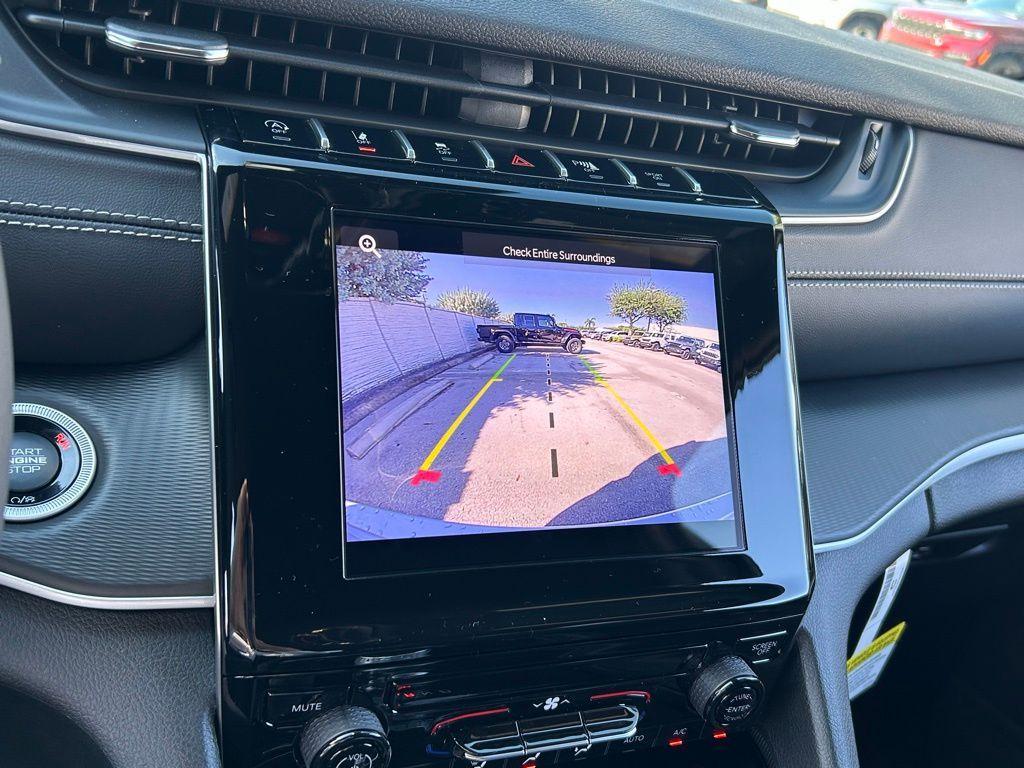 new 2025 Jeep Grand Cherokee car, priced at $35,129