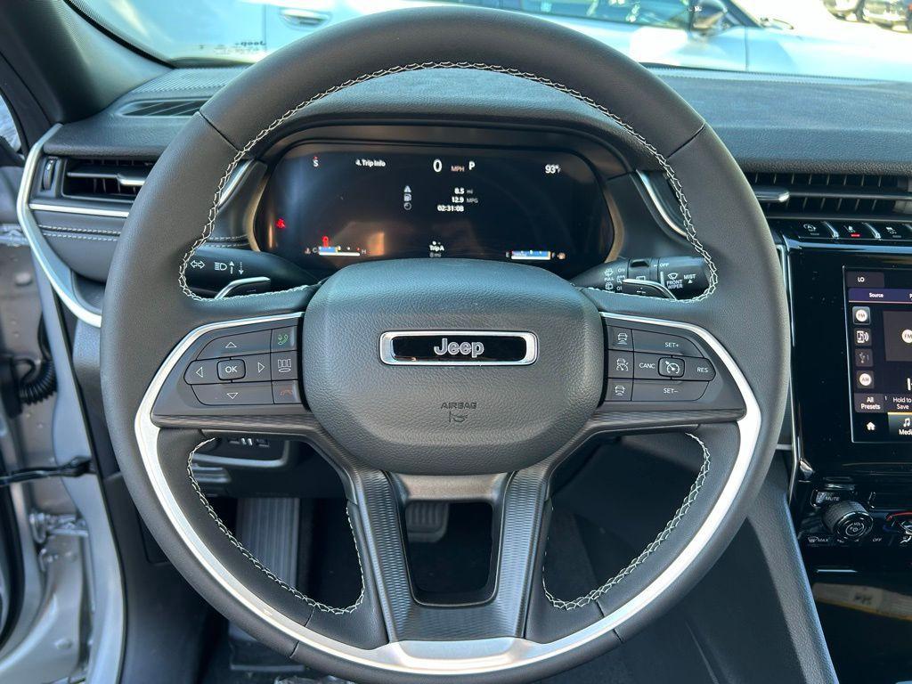 new 2025 Jeep Grand Cherokee car, priced at $35,129