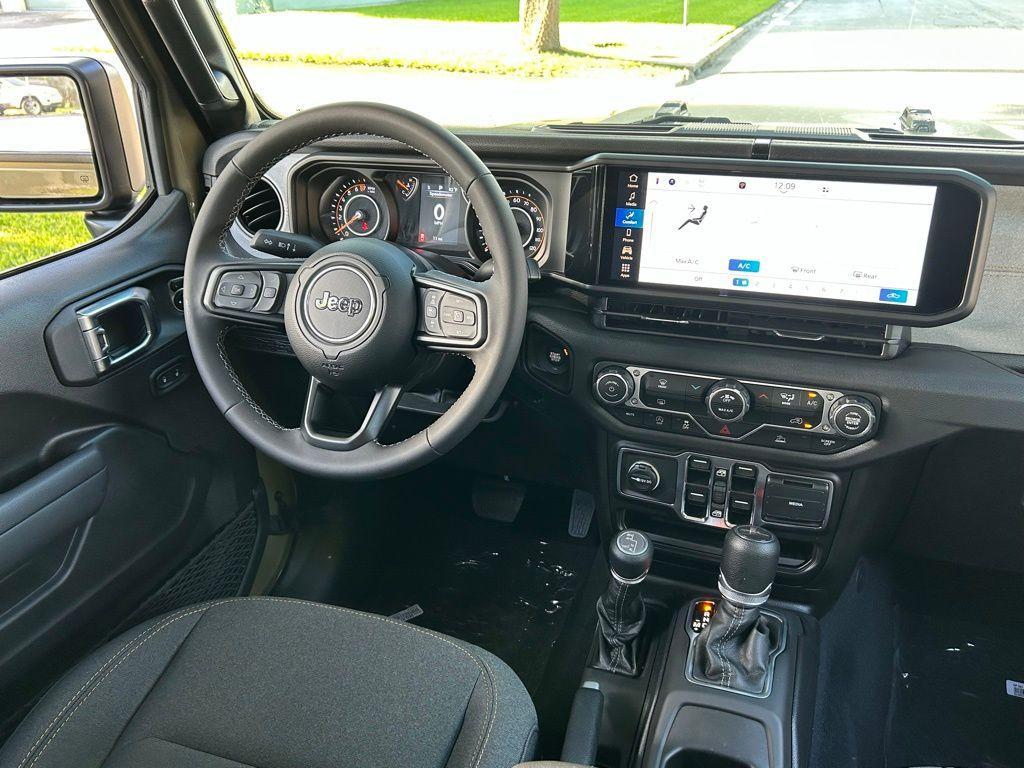 new 2025 Jeep Gladiator car, priced at $40,799