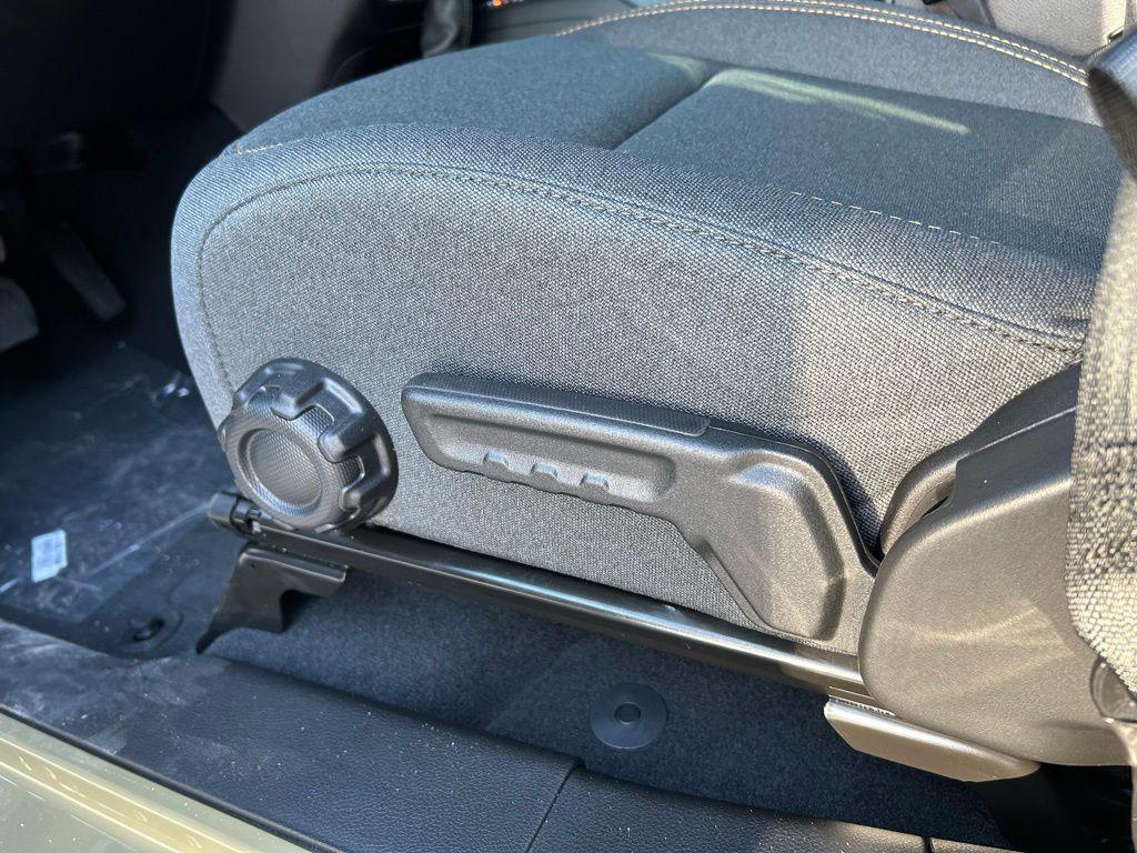 new 2025 Jeep Gladiator car, priced at $40,799