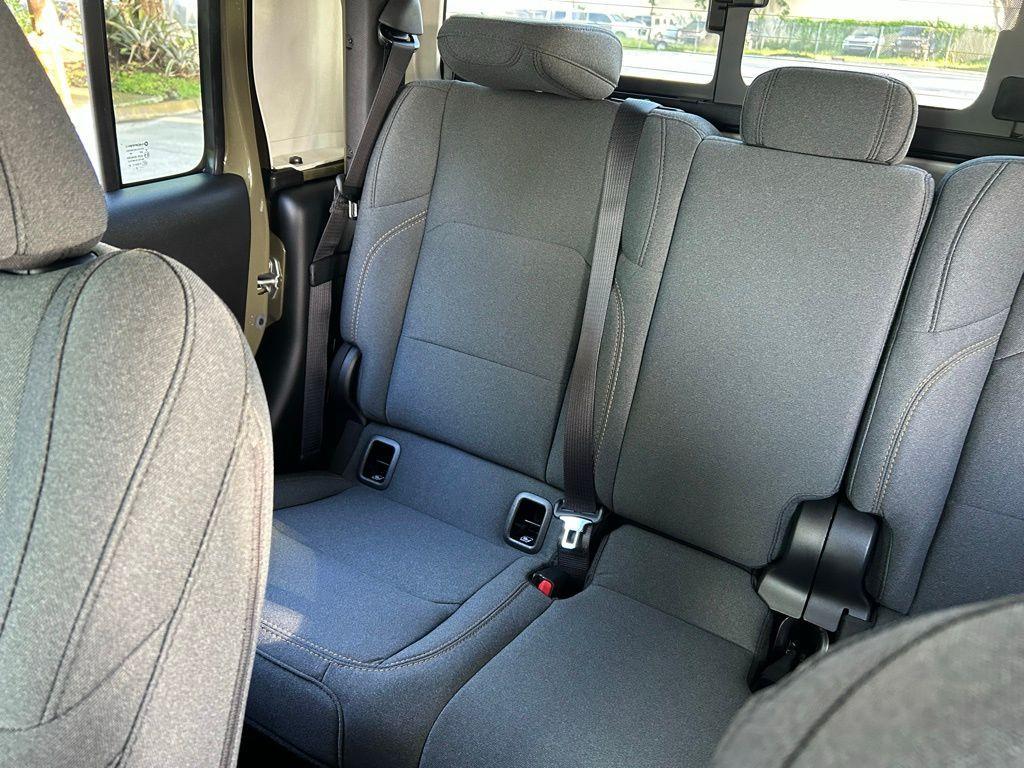 new 2025 Jeep Gladiator car, priced at $40,799