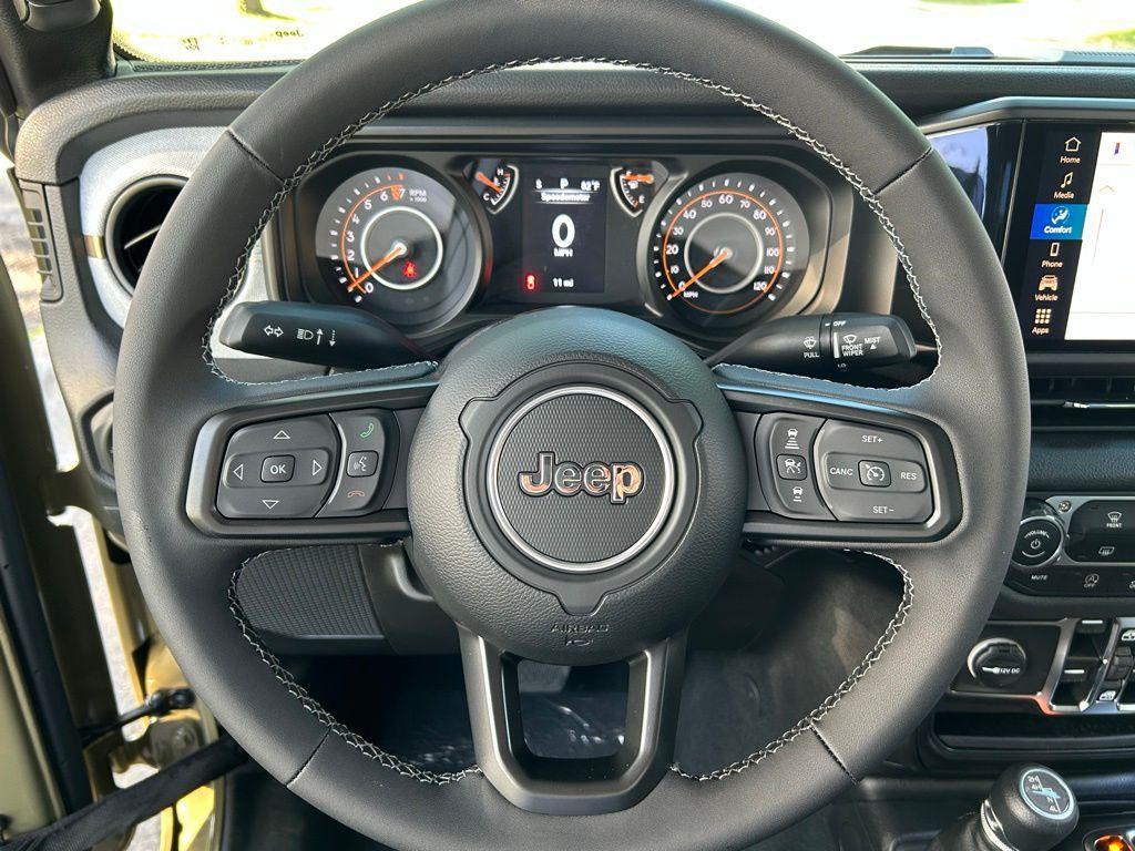 new 2025 Jeep Gladiator car, priced at $40,799