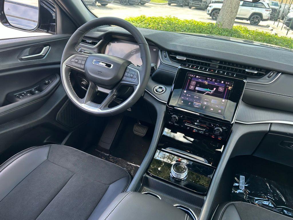 new 2025 Jeep Grand Cherokee L car, priced at $41,021