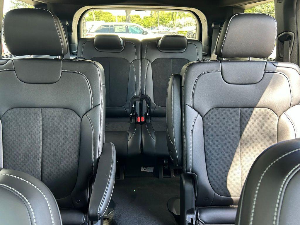 new 2025 Jeep Grand Cherokee L car, priced at $41,021