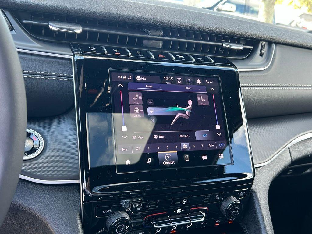 new 2025 Jeep Grand Cherokee L car, priced at $41,021