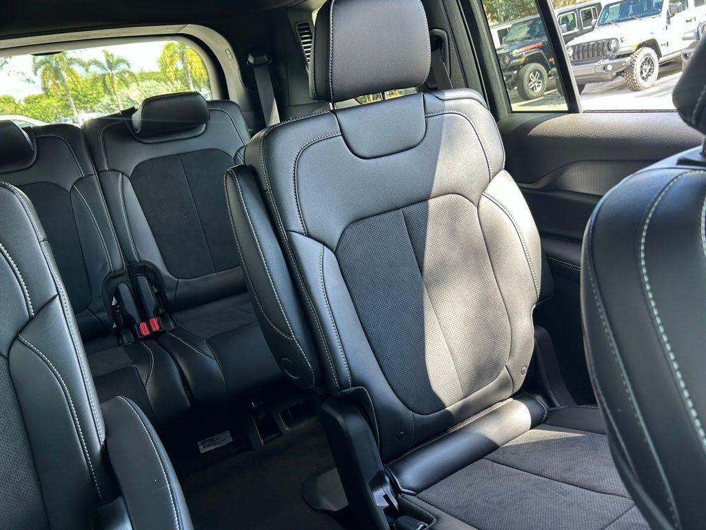 new 2025 Jeep Grand Cherokee L car, priced at $41,021