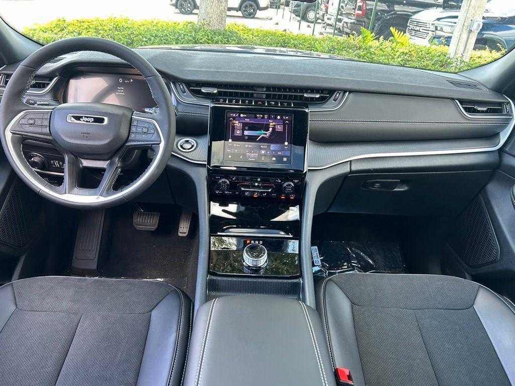 new 2025 Jeep Grand Cherokee L car, priced at $41,021