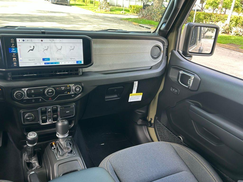 new 2025 Jeep Wrangler car, priced at $38,706