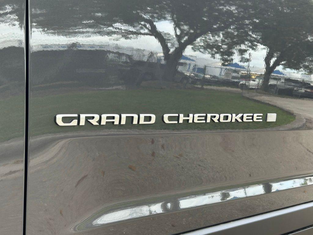 new 2025 Jeep Grand Cherokee car, priced at $33,673