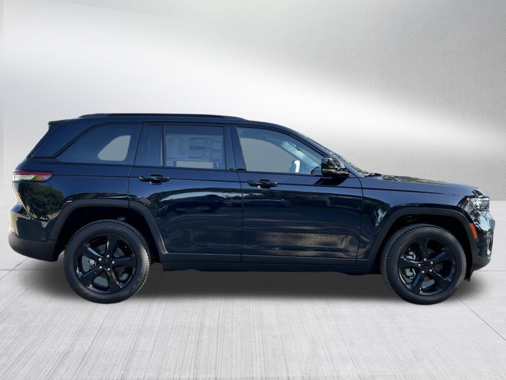 new 2024 Jeep Grand Cherokee car, priced at $37,237