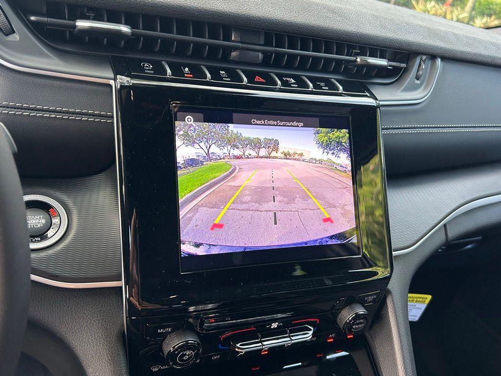 new 2025 Jeep Grand Cherokee car, priced at $36,045