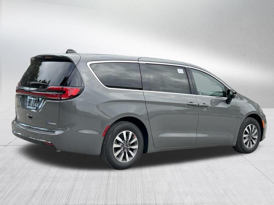 new 2025 Chrysler Pacifica Hybrid car, priced at $51,950