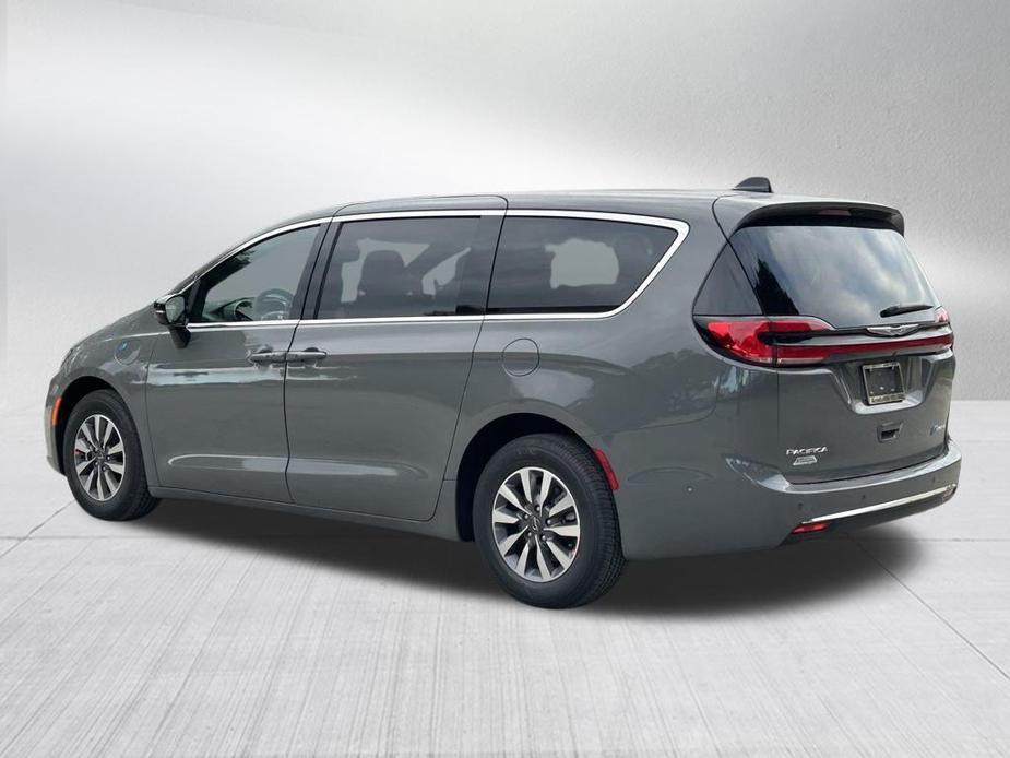 new 2025 Chrysler Pacifica Hybrid car, priced at $51,950