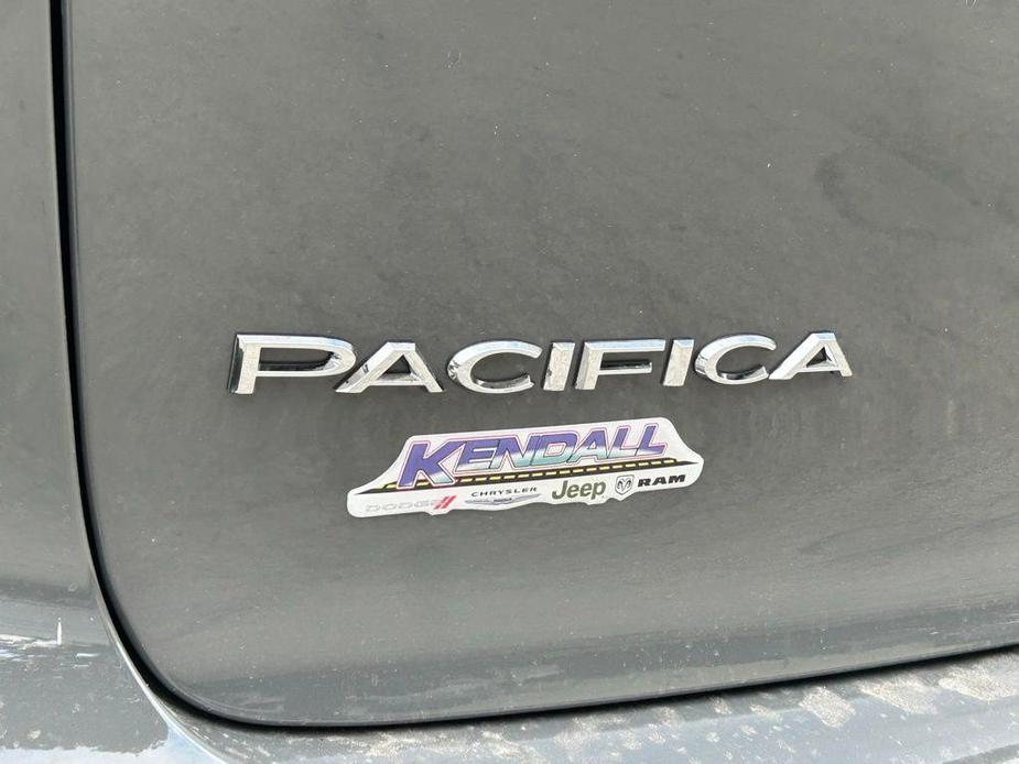 new 2025 Chrysler Pacifica Hybrid car, priced at $51,950