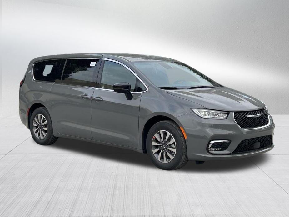 new 2025 Chrysler Pacifica Hybrid car, priced at $51,950