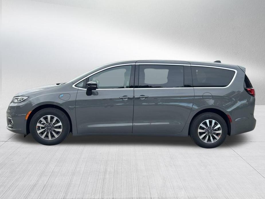 new 2025 Chrysler Pacifica Hybrid car, priced at $51,950