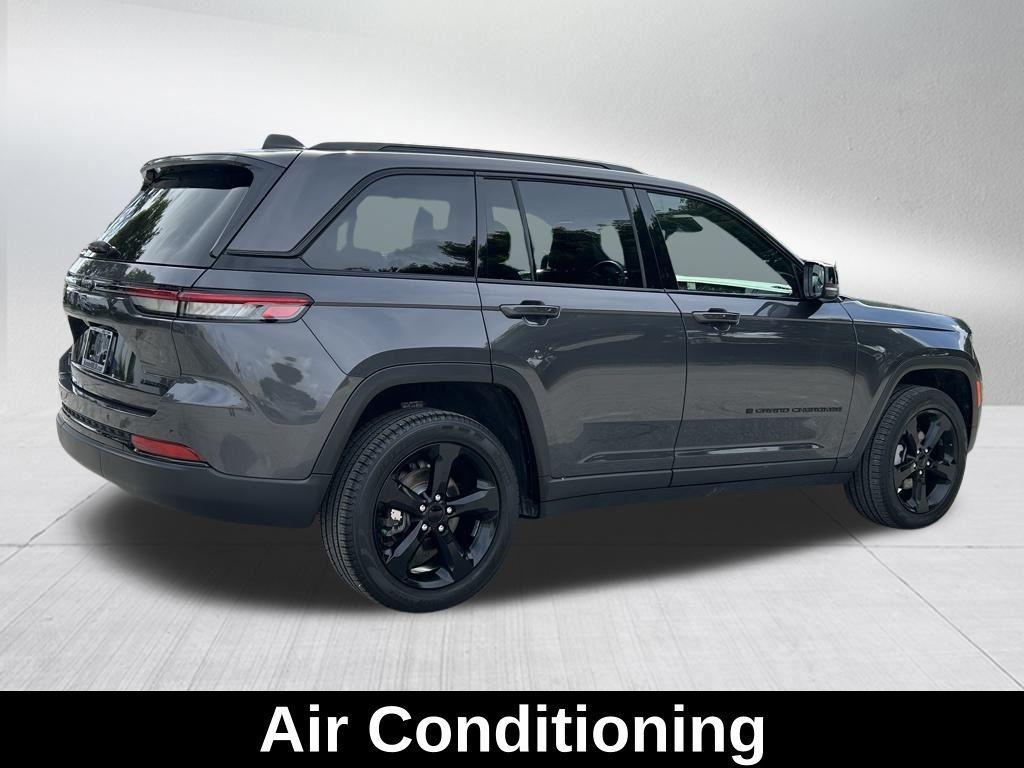 used 2024 Jeep Grand Cherokee car, priced at $38,956